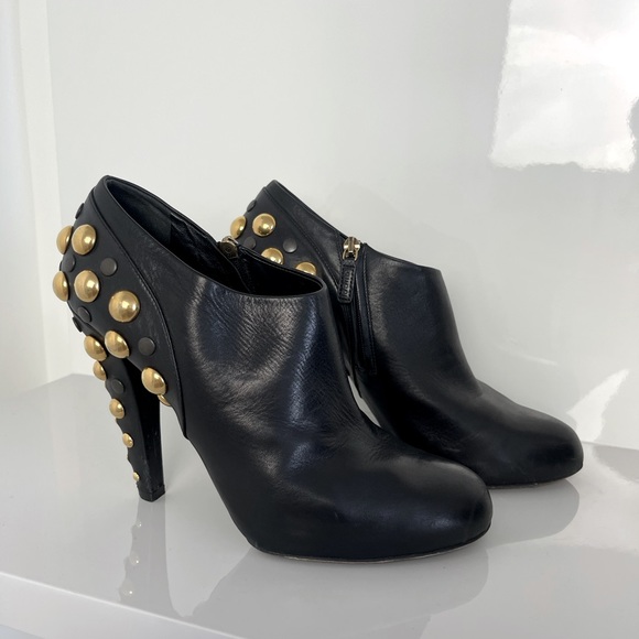 Gucci Leather Ankle Boots with gold metal design - Picture 1 of 11